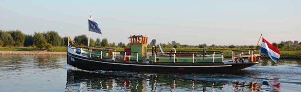 sleepboot bia directiesleepboot en voormalig personeelsveer sleepboot bia sleepboot bia directiesleepboot en voormalig personeelsveer sleepboot bia