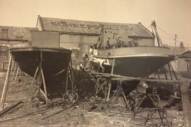 De BIA in aanbouw op de scheepswerf